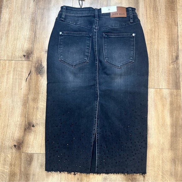 NWT JUDY BLUE Dazzle Denim Rhinestone Black Midi Skirt Size Small - Picture 7 of 13